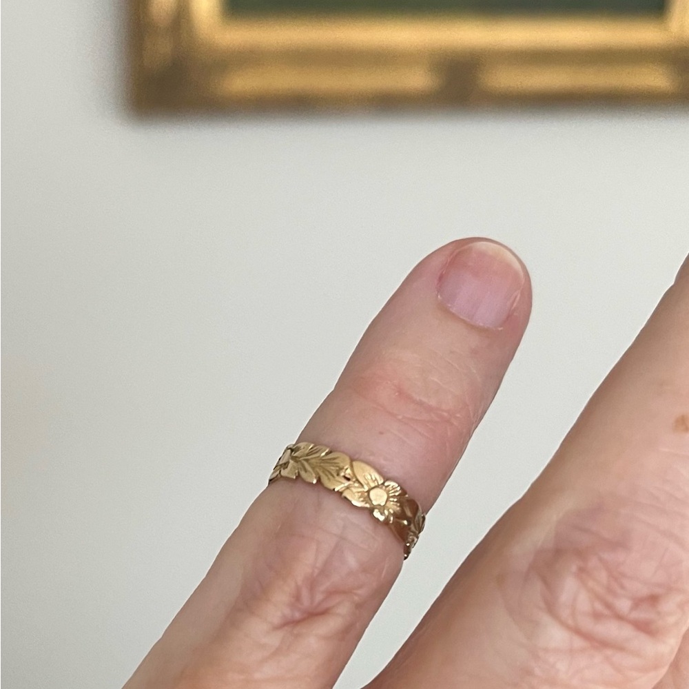 14 K Gold Hawaiian Carved Plumeria Pinkie Ring Size 2- Women's Jewelry - Picture 13 of 14